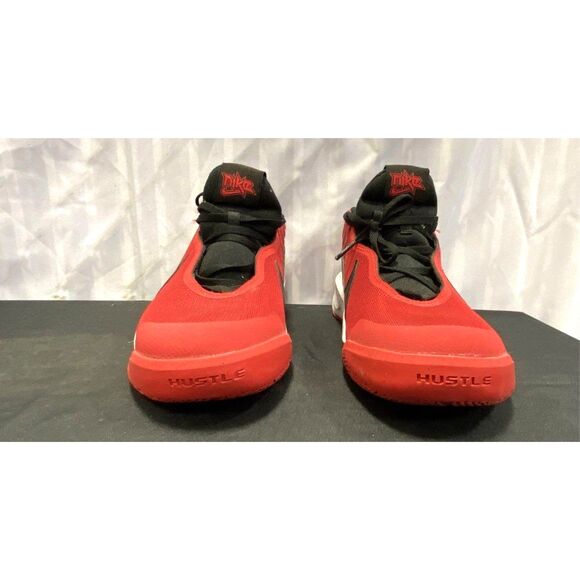 Nike Team Hustle D10 'University Red' Youth Sneakers Size 6.5 Cw6735-600 - Picture 3 of 6